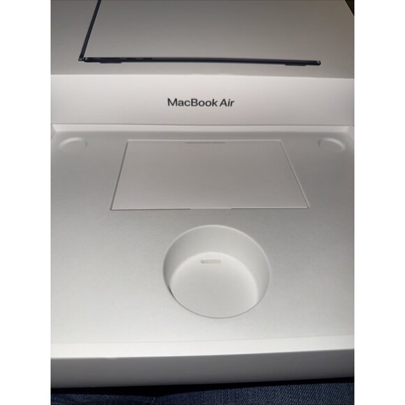 Apple MacBook Air M4 Chip 16GB 256GB 13-inch Model A3240 EMPTY BOX ONLY - Picture 2 of 10